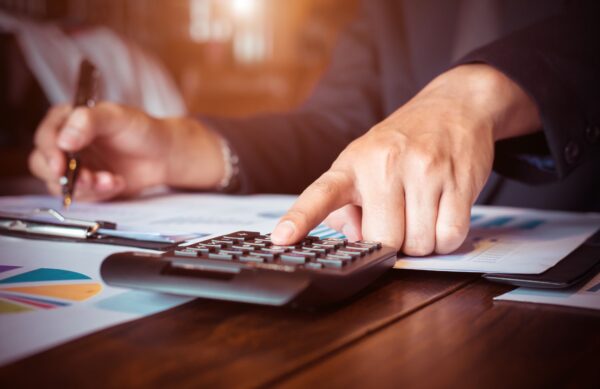 Nemzetközi áfa-visszaigénylés: Szakértői csapatunk segít a határidők betartásában és a maximális adóvisszatérítés elérésében