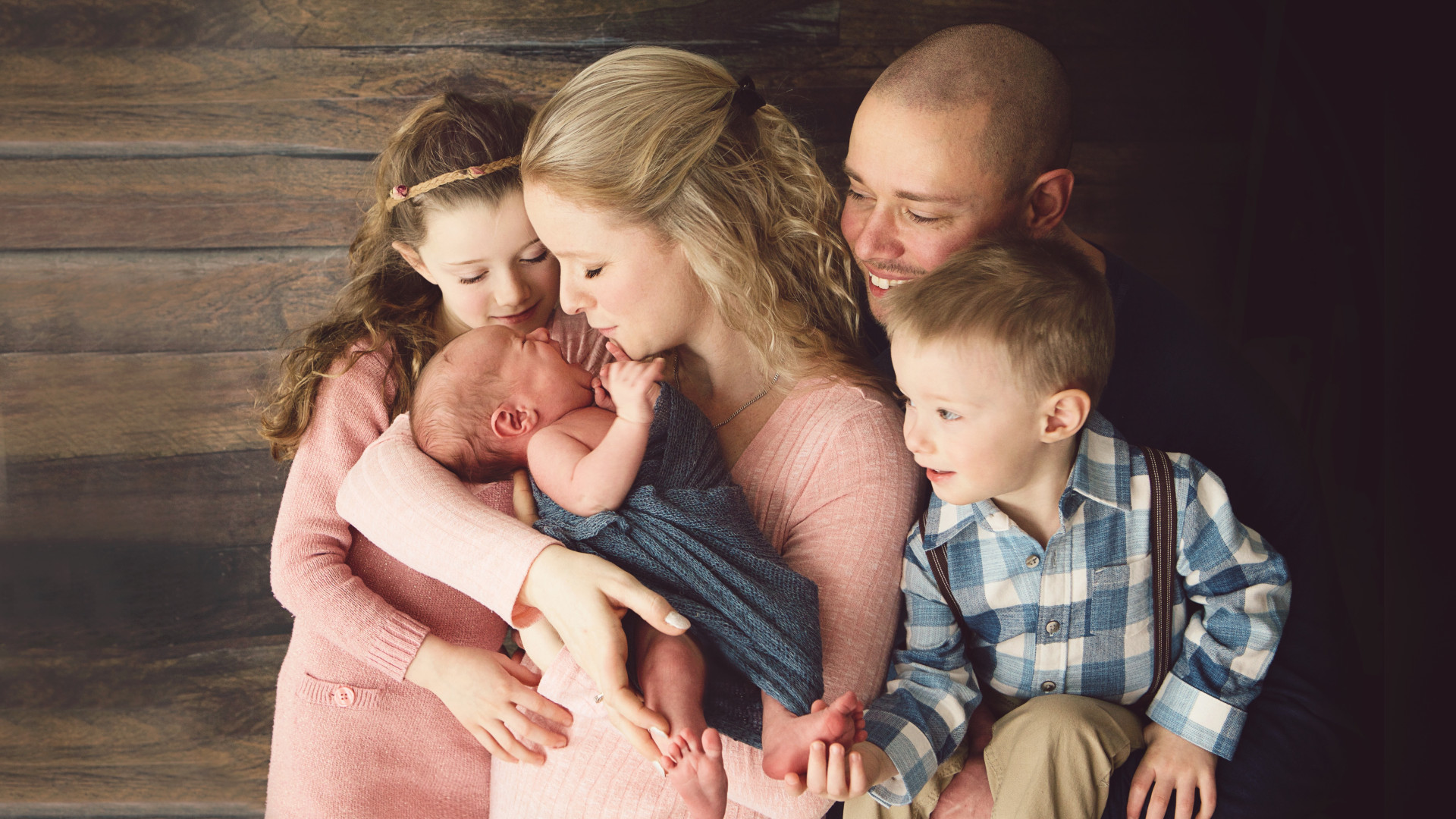 SZJA Új kedvezmény a három gyermeket nevelő anyáknak októbertőlÚj kedvezmény a három gyermeket nevelő anyáknak októbertől